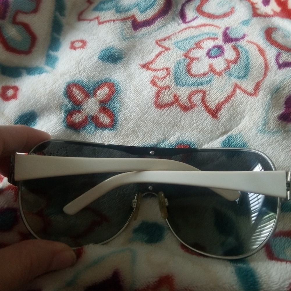 Dolce & Gabbana sunglasses - Picture 8 of 8